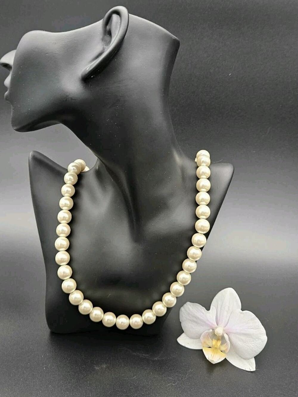 Vintage Single Strand Pearl Necklace Sterling Silver Clasp 22-24"
